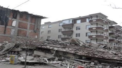 Y­o­z­g­a­t­­t­a­k­i­ ­h­a­s­a­r­l­ı­ ­e­v­l­e­r­i­n­ ­y­ı­k­ı­m­ı­n­a­ ­b­a­ş­l­a­n­d­ı­
